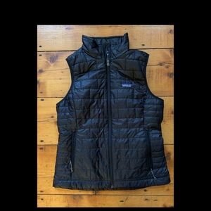 Patagonia prima loft vest. Great base-layer. Never worn. All zippers work